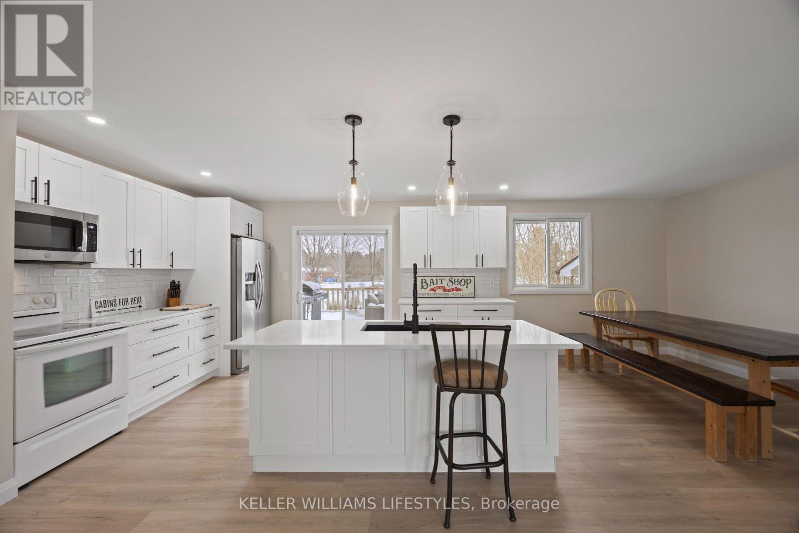 Photo 11 of 46 for 18 Hawthorn Crescent