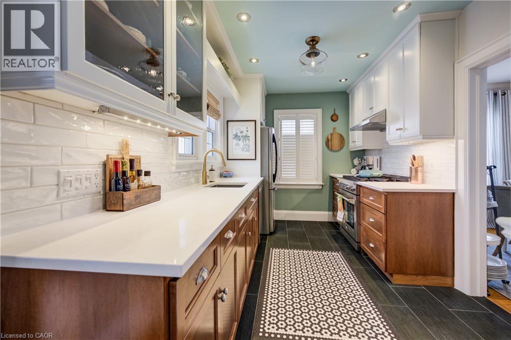 8 Lowrey Avenue S, Cambridge, Ontario  N1R 4Z1 - Photo 10 - 40800807