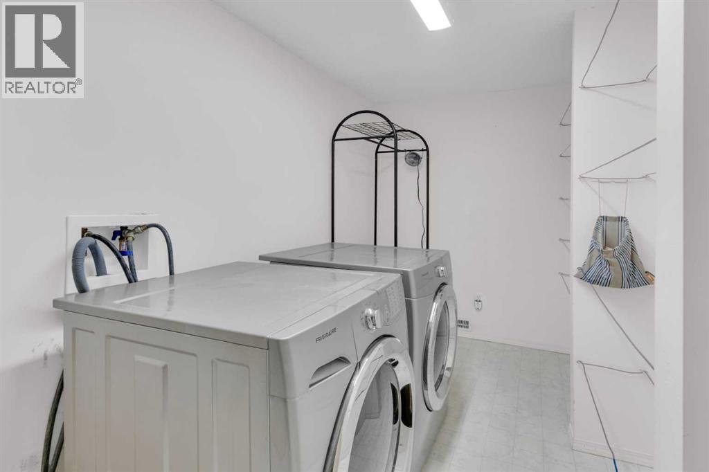 4 Christie Gardens Sw, Calgary, Alberta  T3H 3B5 - Photo 27 - A2277543