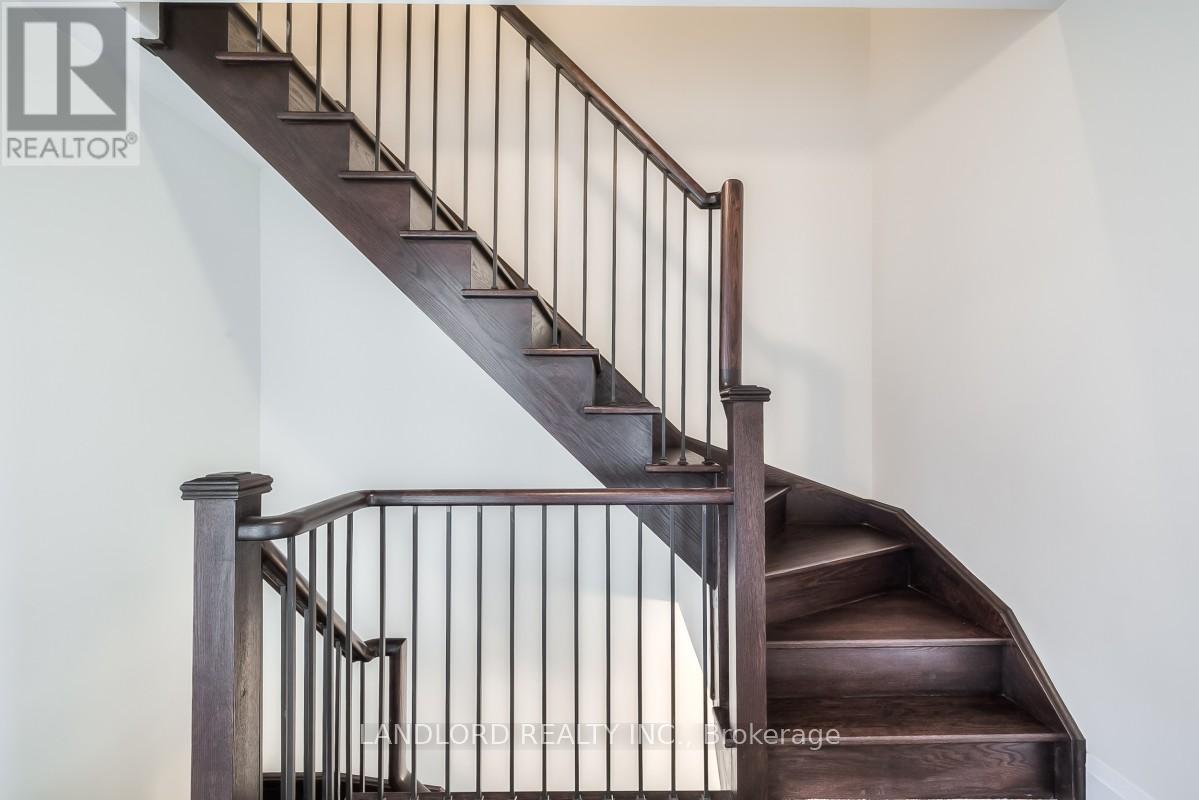 23 Kenneth Woods Crescent, Toronto, Ontario  M2N 0K3 - Photo 6 - C12735736