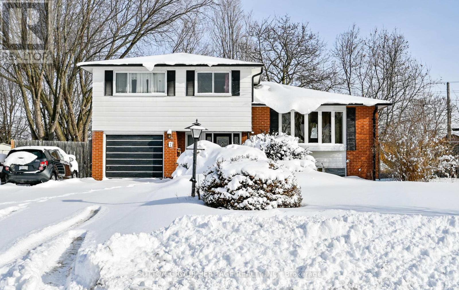 7 GRAHAM COURT, Ajax, Ontario