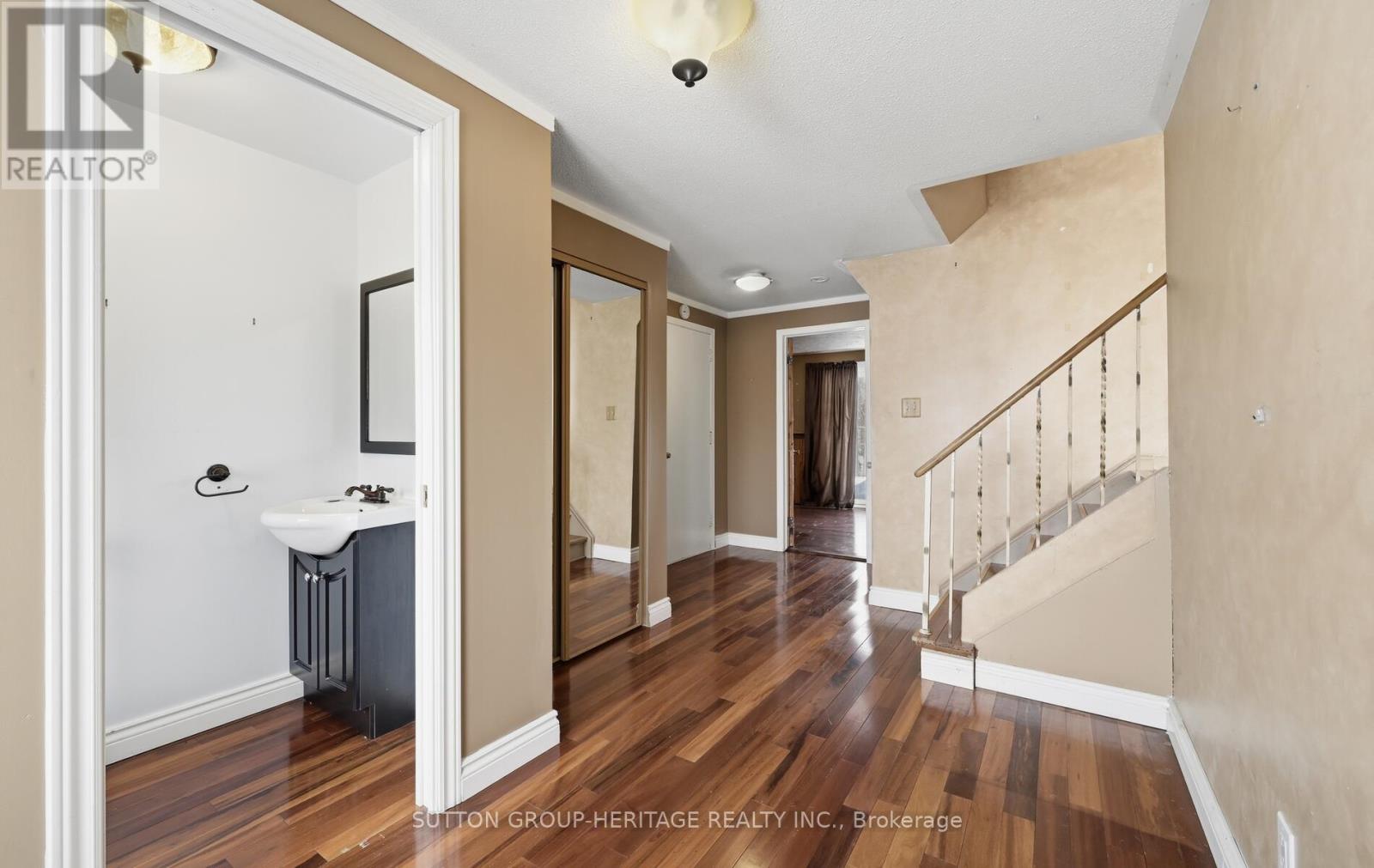 7 Graham Court, Ajax, Ontario  L1S 1H6 - Photo 7 - E12735692