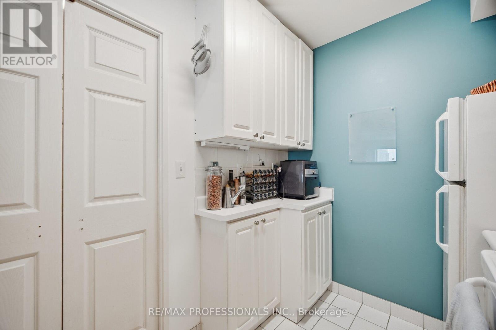 1705 - 18 Lee Centre Drive, Toronto, Ontario  M1H 3H5 - Photo 12 - E12735708