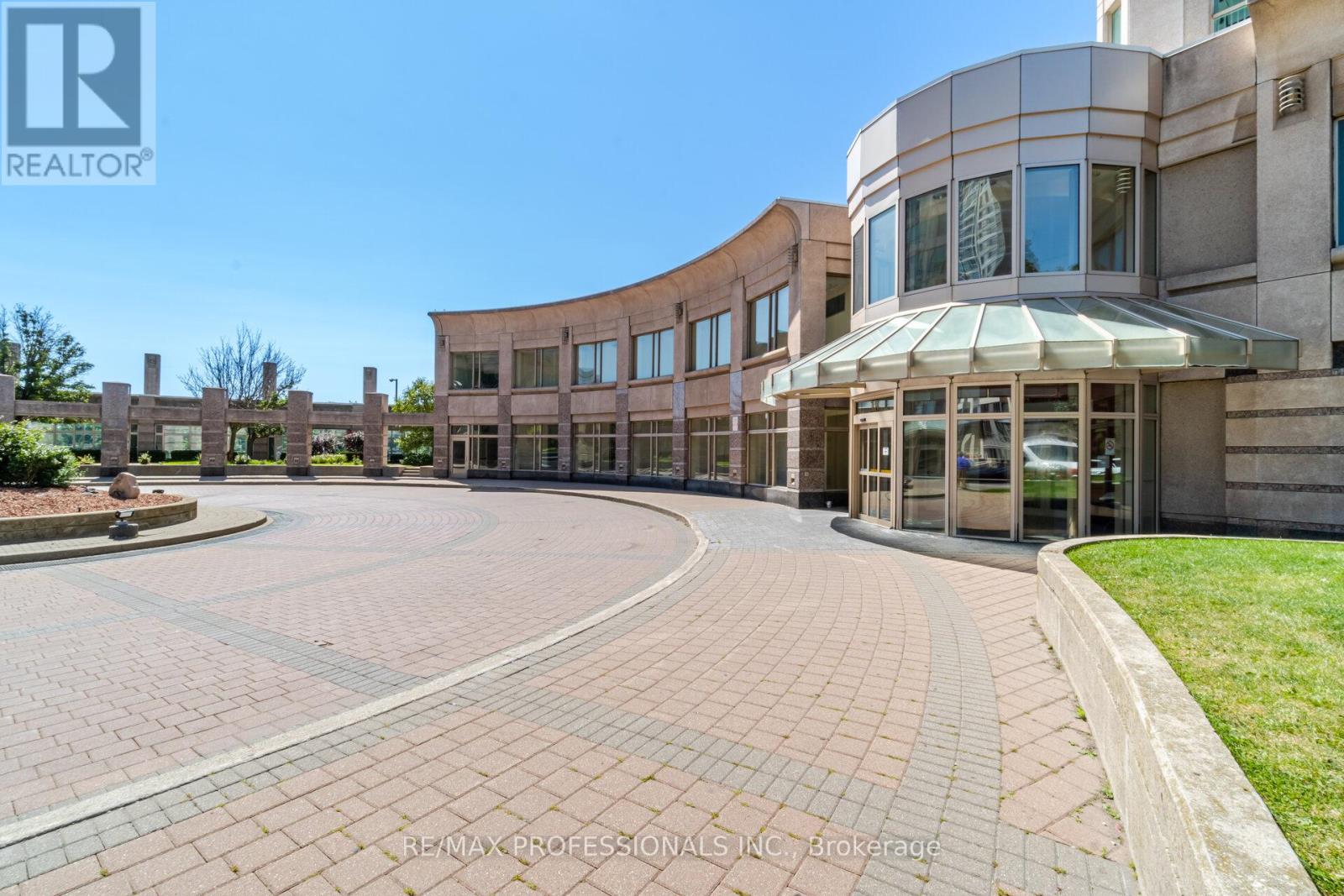 1705 - 18 Lee Centre Drive, Toronto, Ontario  M1H 3H5 - Photo 3 - E12735708