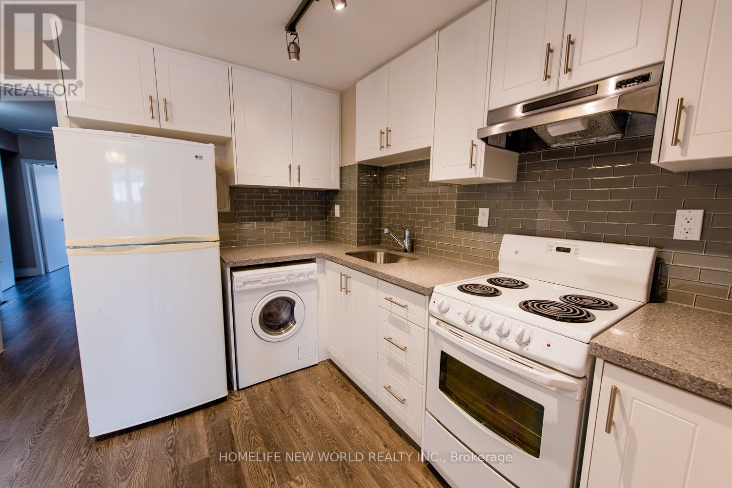 2 - 258 Kenilworth Avenue, Toronto, Ontario  M4L 3S8 - Photo 3 - E12735820