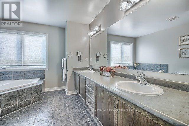 70 Vivaldi Drive, Vaughan, Ontario  L4J 8Z4 - Photo 12 - N12735710