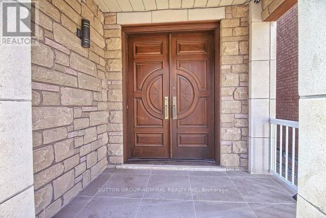 70 Vivaldi Drive, Vaughan, Ontario  L4J 8Z4 - Photo 2 - N12735710