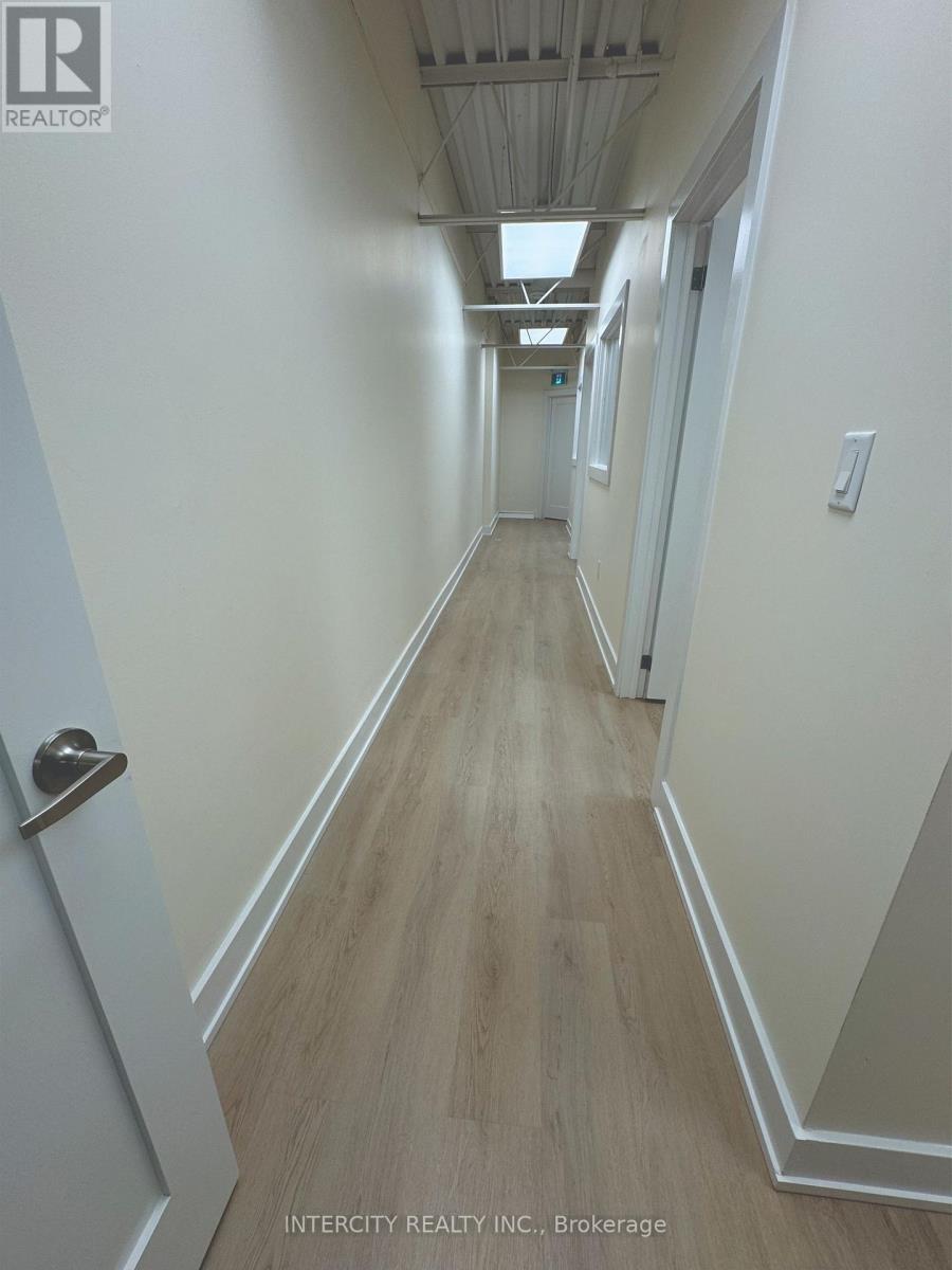 26b - 665 Millway Avenue, Vaughan, Ontario  L4K 3T8 - Photo 13 - N12735720