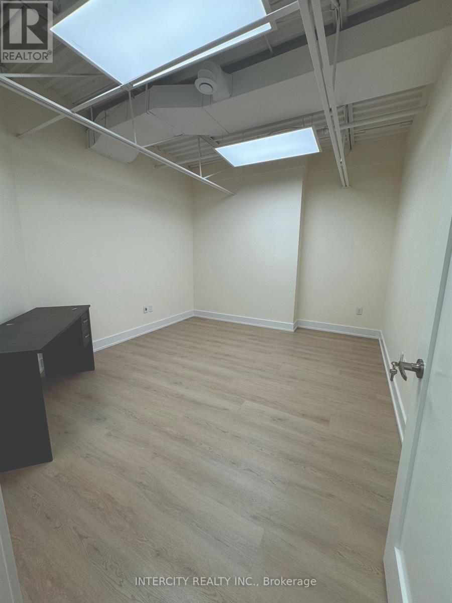 26b - 665 Millway Avenue, Vaughan, Ontario  L4K 3T8 - Photo 17 - N12735720