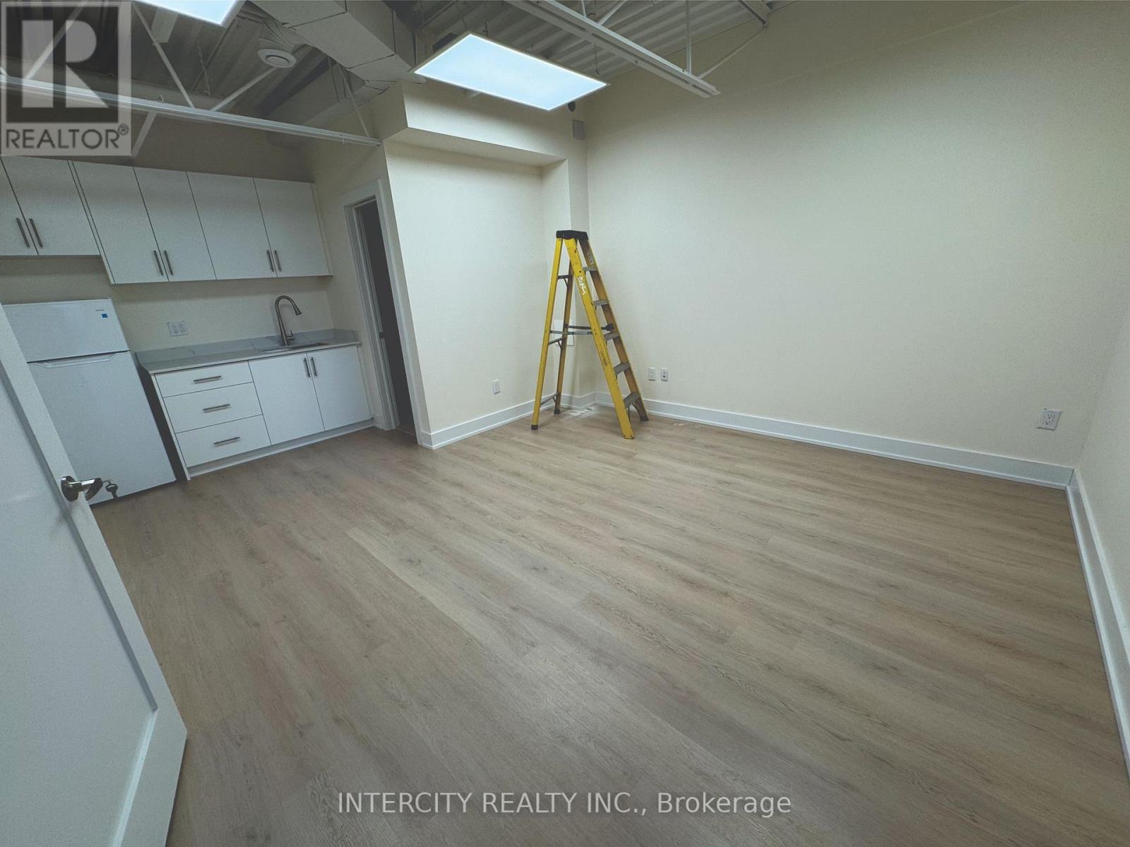 26b - 665 Millway Avenue, Vaughan, Ontario  L4K 3T8 - Photo 8 - N12735720