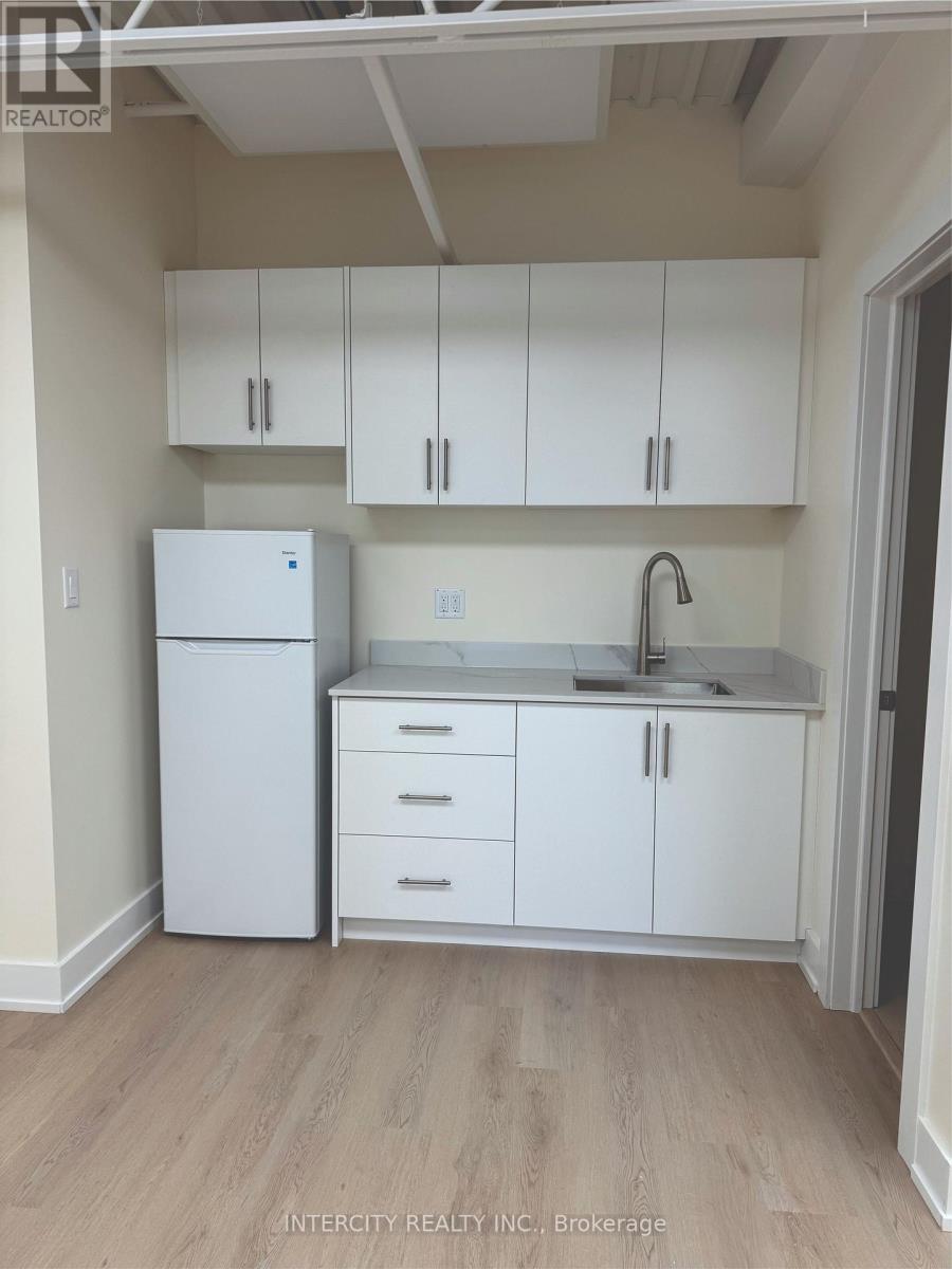 26b - 665 Millway Avenue, Vaughan, Ontario  L4K 3T8 - Photo 9 - N12735720