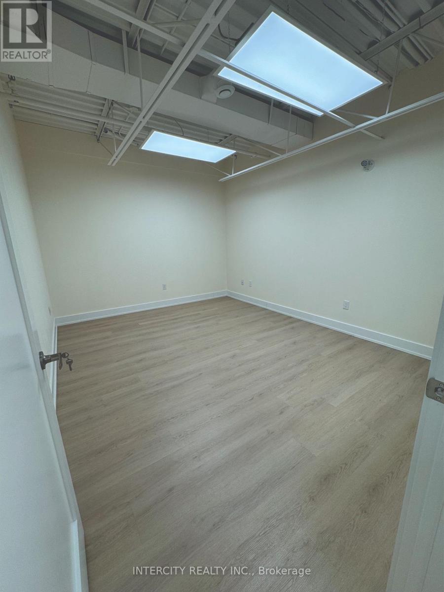 26b - B - 665 Millway Avenue, Vaughan, Ontario  L4K 3T8 - Photo 11 - N12735734