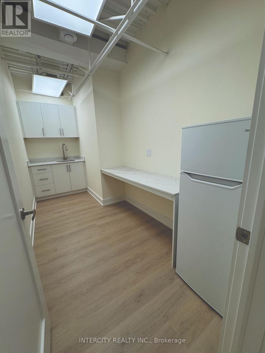 26b - B - 665 Millway Avenue, Vaughan, Ontario  L4K 3T8 - Photo 9 - N12735734