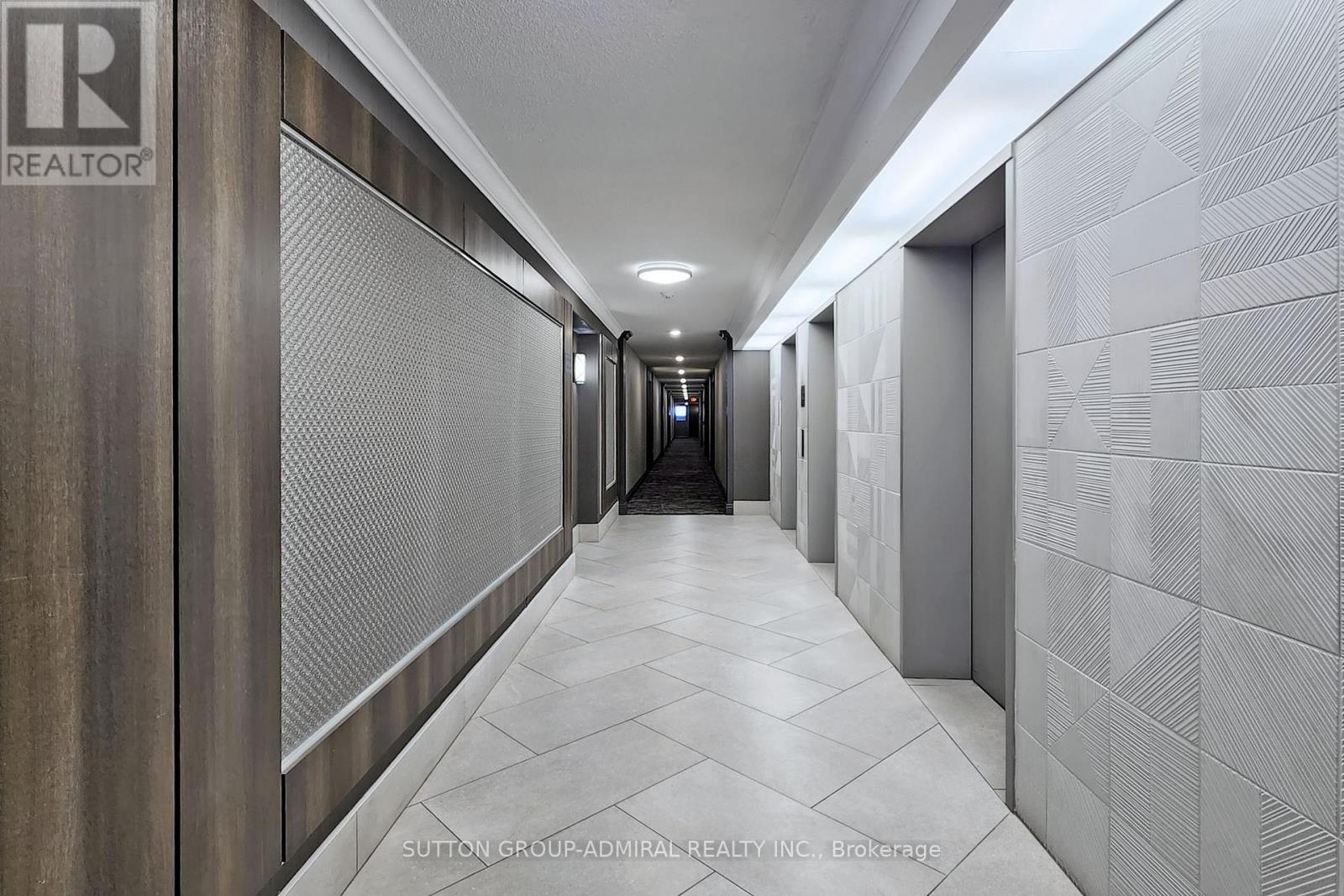 512 - 11 Townsgate Drive, Vaughan, Ontario  L4J 8G4 - Photo 6 - N12735850