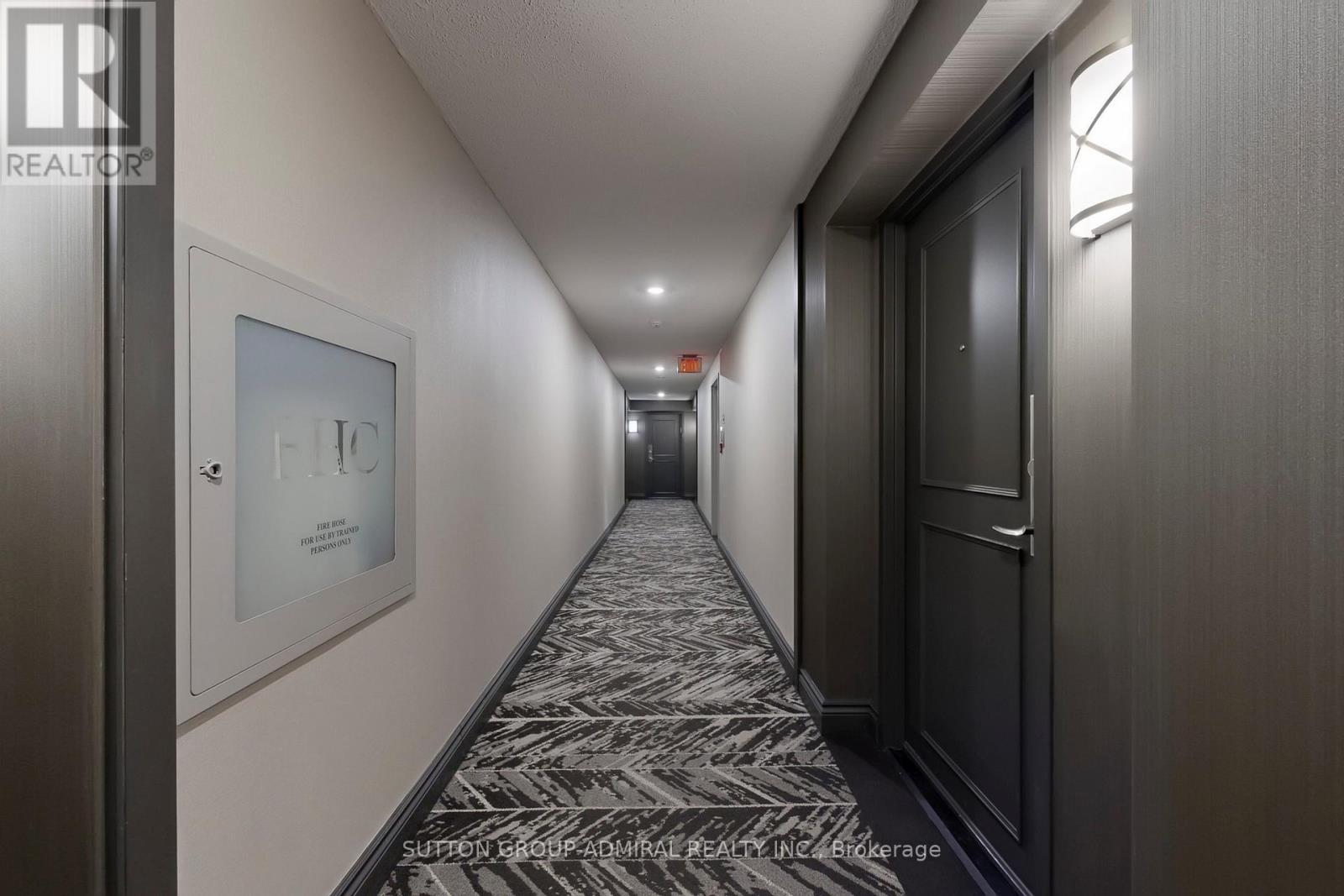 512 - 11 Townsgate Drive, Vaughan, Ontario  L4J 8G4 - Photo 8 - N12735850