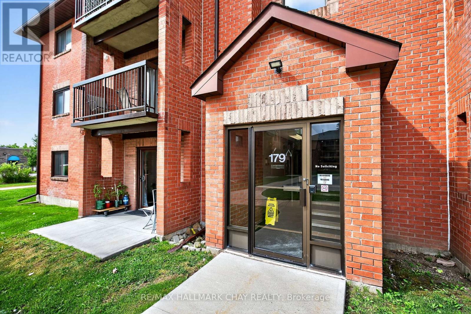 B4 - 179 Edgehill Drive, Barrie, Ontario  L4N 1L9 - Photo 2 - S12735860