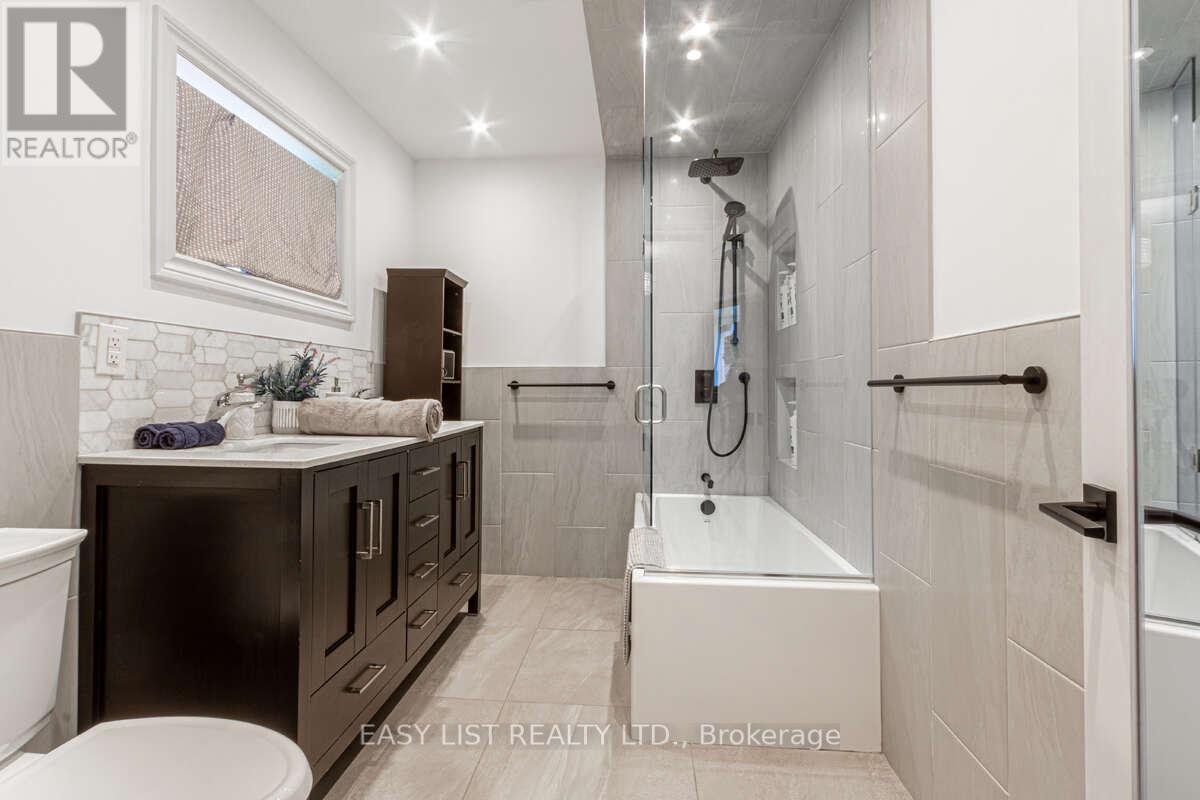 3438 Enniskillen Circle, Mississauga, Ontario  L5C 2N1 - Photo 18 - W12325935