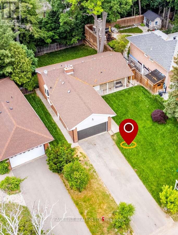 3438 Enniskillen Circle, Mississauga, Ontario  L5C 2N1 - Photo 2 - W12325935