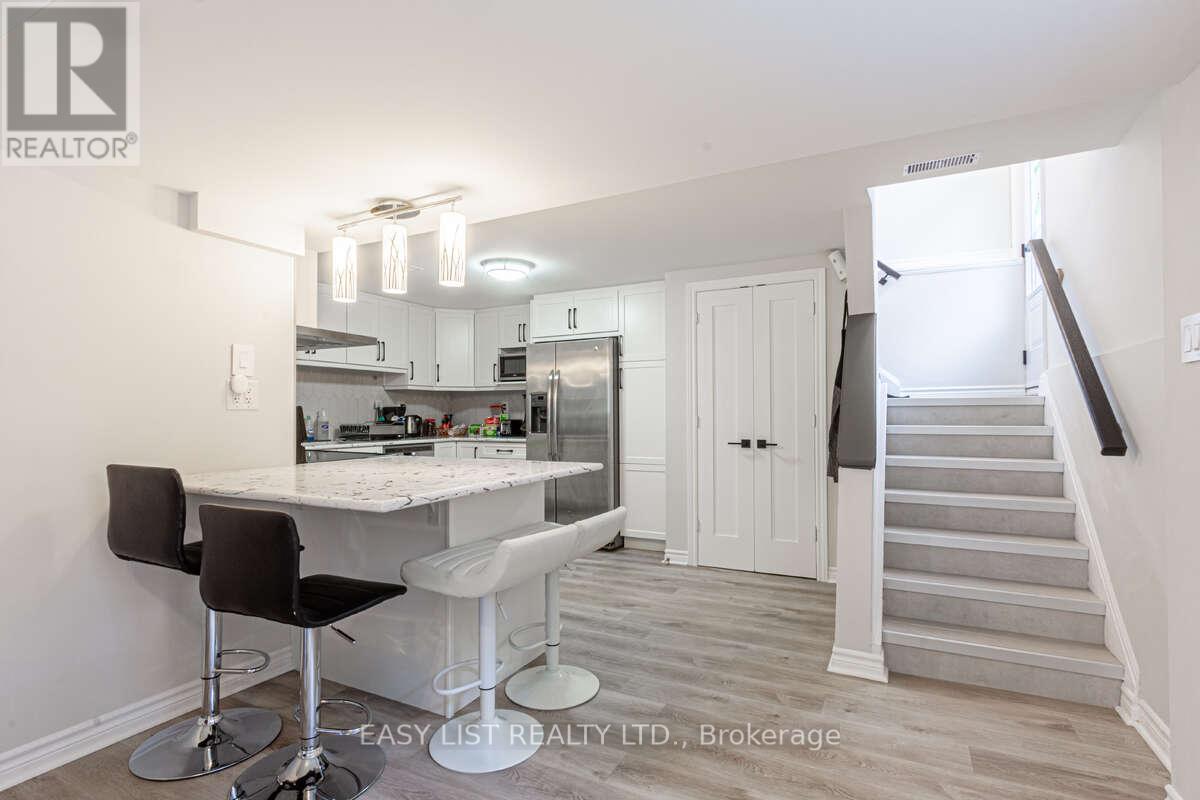 3438 Enniskillen Circle, Mississauga, Ontario  L5C 2N1 - Photo 25 - W12325935