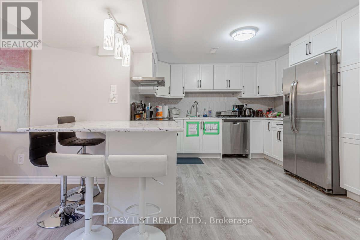 3438 Enniskillen Circle, Mississauga, Ontario  L5C 2N1 - Photo 26 - W12325935