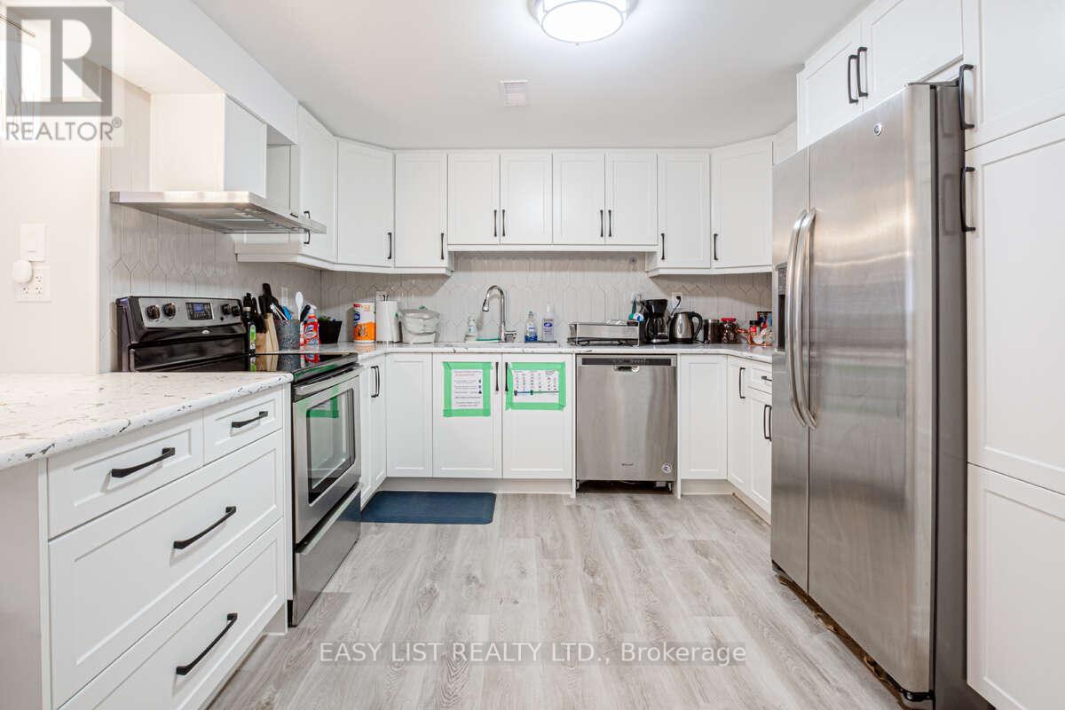 3438 Enniskillen Circle, Mississauga, Ontario  L5C 2N1 - Photo 28 - W12325935