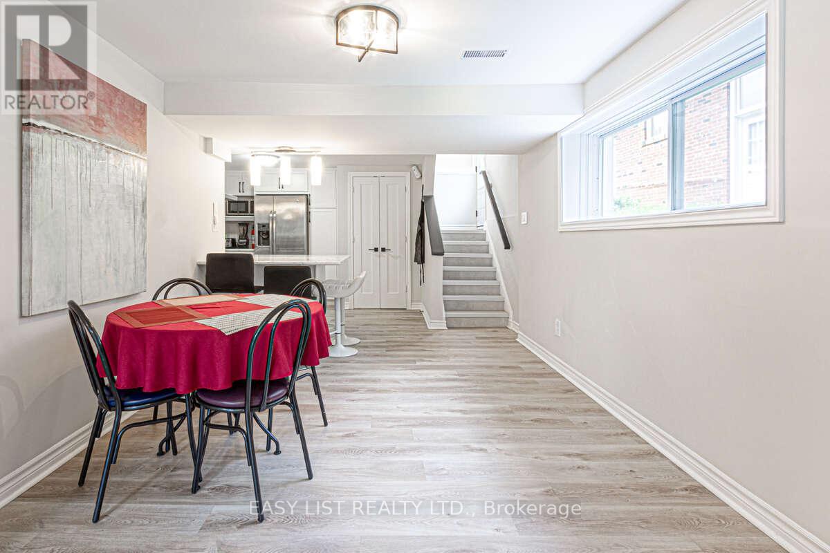 3438 Enniskillen Circle, Mississauga, Ontario  L5C 2N1 - Photo 31 - W12325935