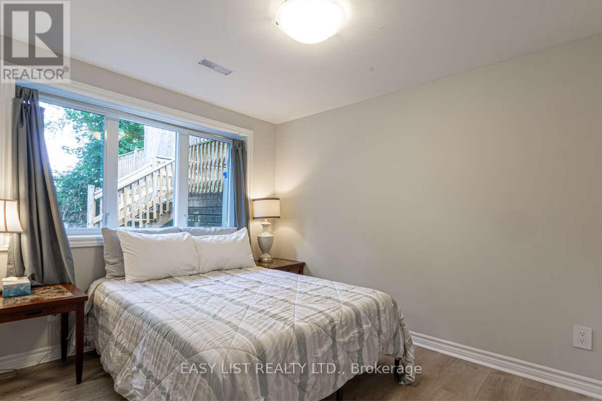 3438 Enniskillen Circle, Mississauga, Ontario  L5C 2N1 - Photo 38 - W12325935