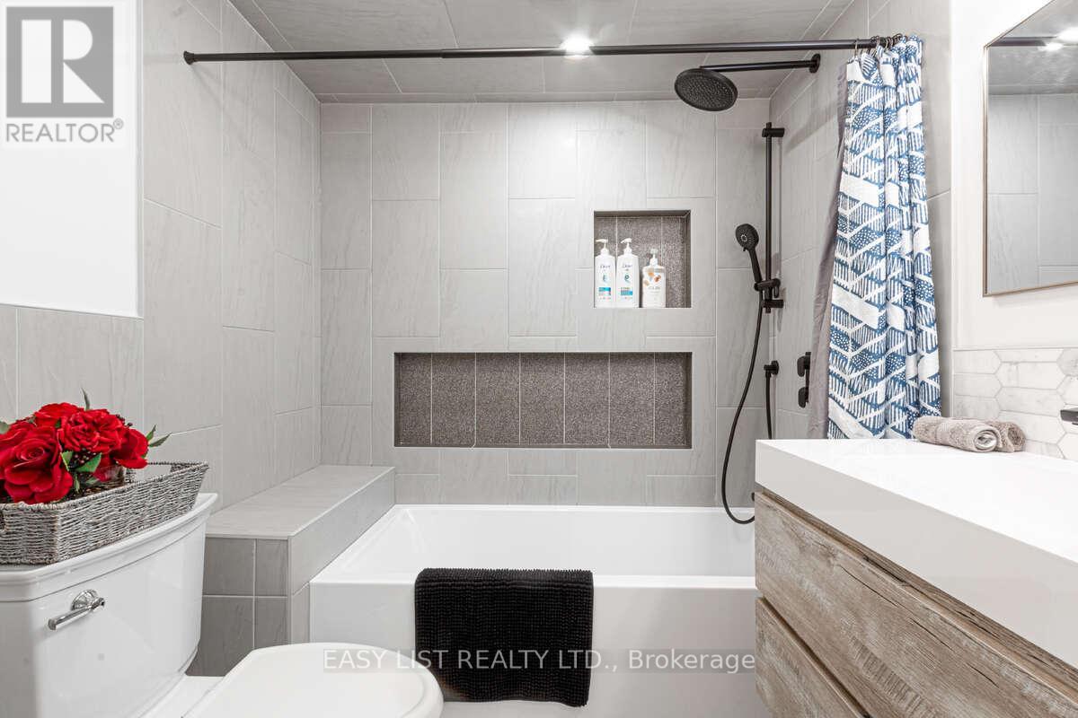 3438 Enniskillen Circle, Mississauga, Ontario  L5C 2N1 - Photo 41 - W12325935