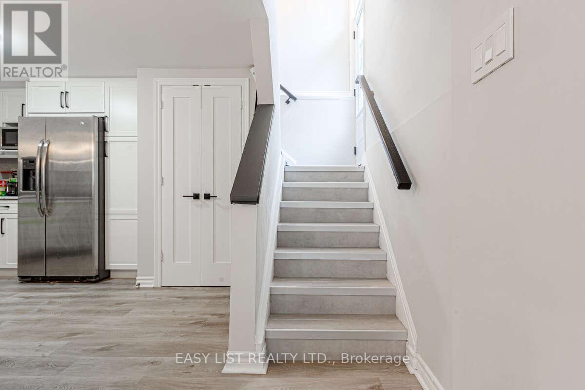 3438 Enniskillen Circle, Mississauga, Ontario  L5C 2N1 - Photo 45 - W12325935