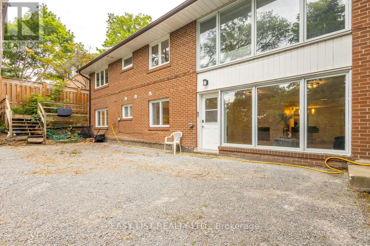 3438 Enniskillen Circle, Mississauga, Ontario  L5C 2N1 - Photo 48 - W12325935