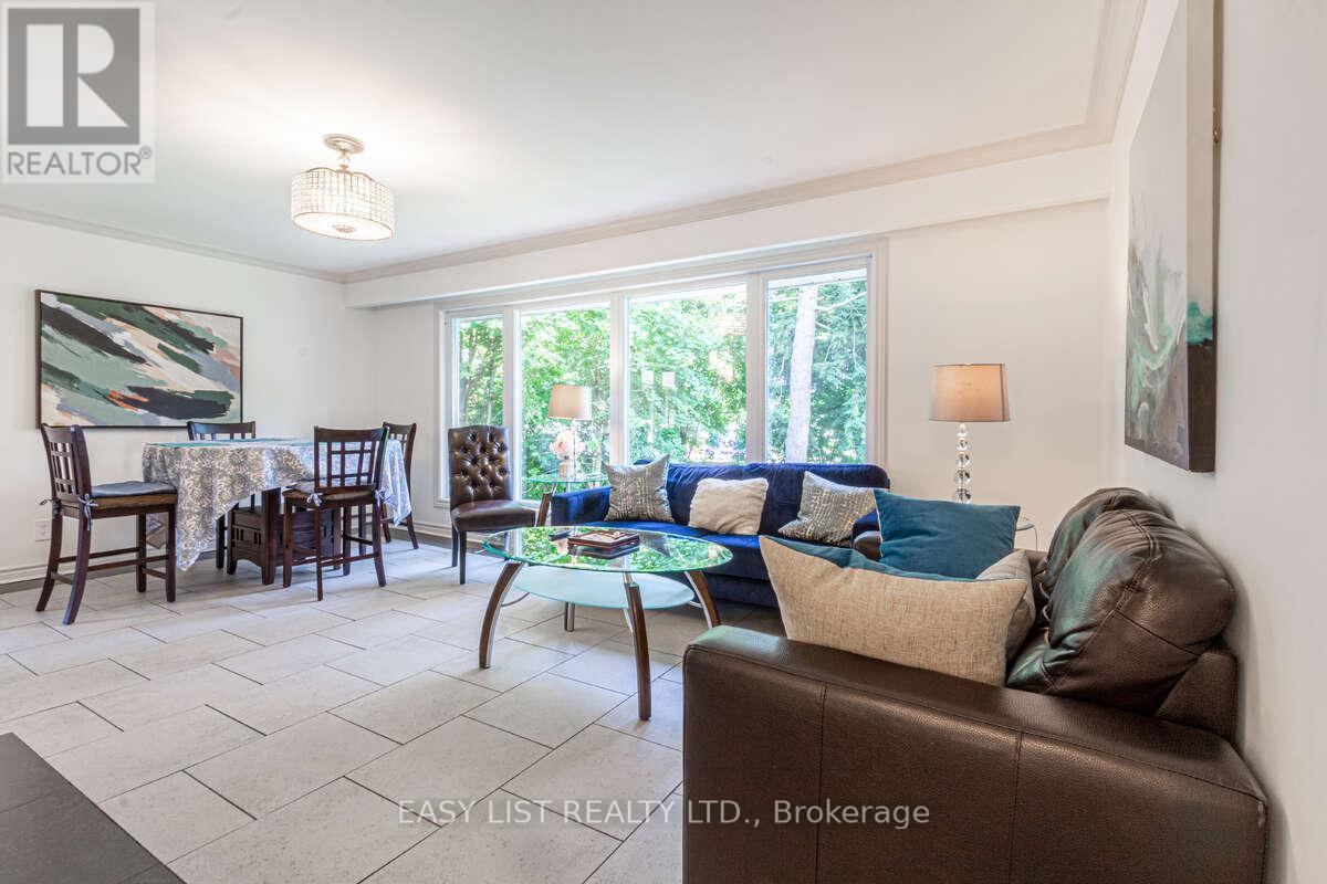 3438 Enniskillen Circle, Mississauga, Ontario  L5C 2N1 - Photo 6 - W12325935