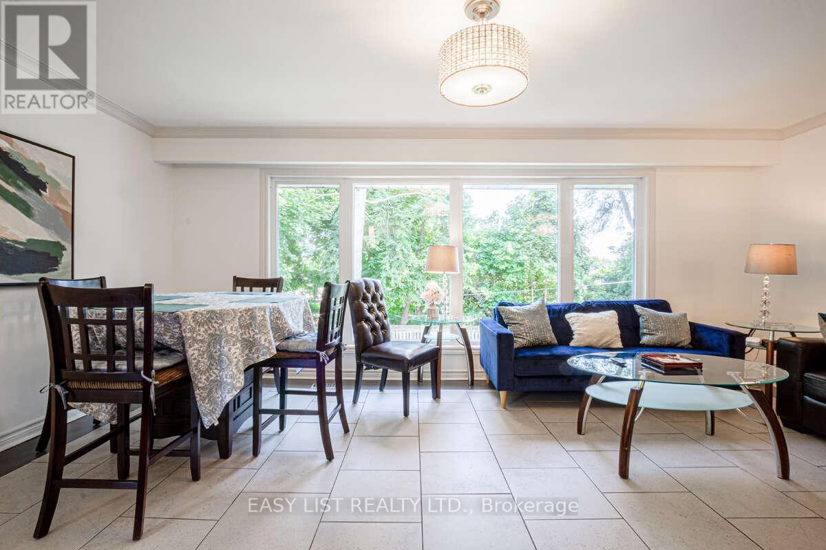 3438 Enniskillen Circle, Mississauga, Ontario  L5C 2N1 - Photo 7 - W12325935