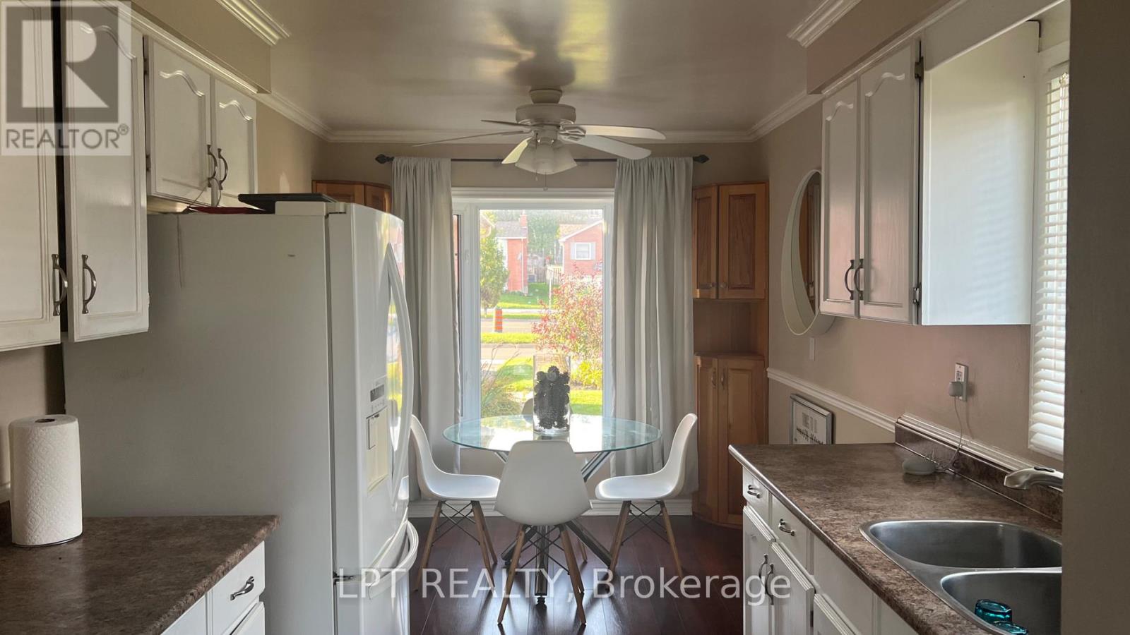 318 Hansen Boulevard, Orangeville, Ontario  L9W 4M6 - Photo 5 - W12367543