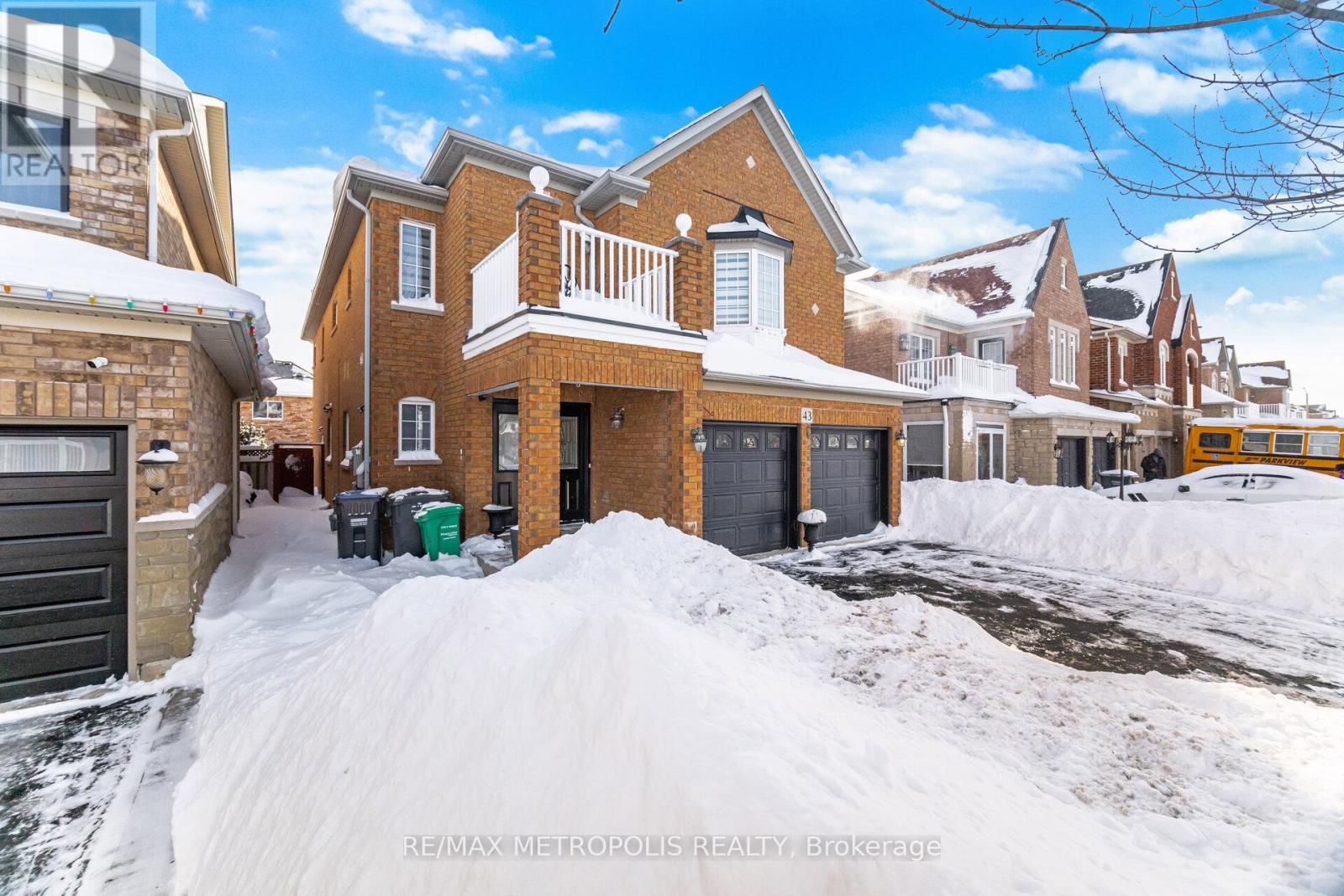 43 El Camino Way, Brampton, Ontario  L7A 3C4 - Photo 3 - W12735702