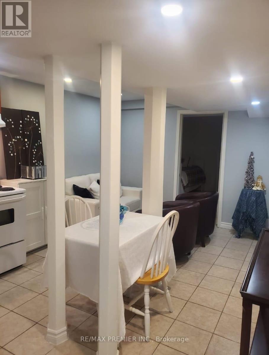 5272 Brookwood Court, Mississauga, Ontario  L5V 2N8 - Photo 10 - W12735722