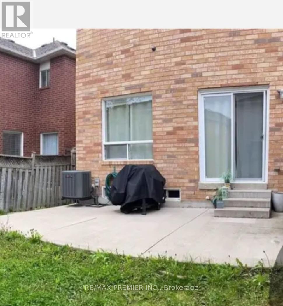 5272 Brookwood Court, Mississauga, Ontario  L5V 2N8 - Photo 2 - W12735722