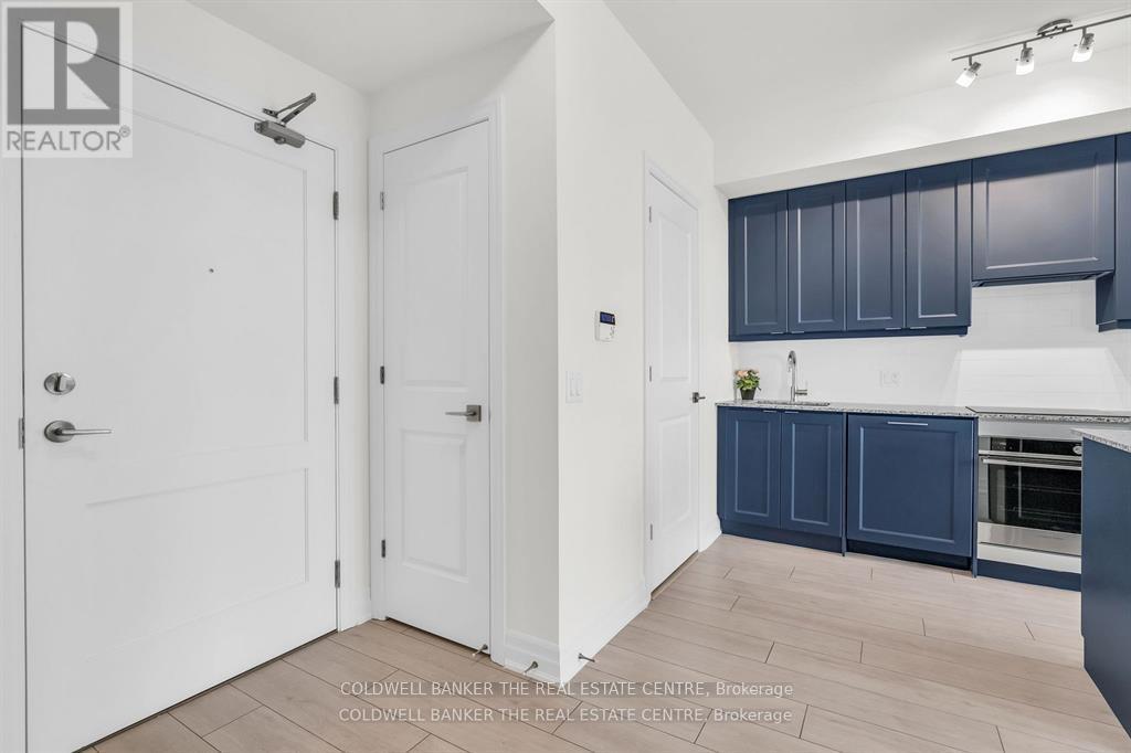 3305 - 30 Elm Drive W, Mississauga, Ontario  L5B 0N6 - Photo 5 - W12735726