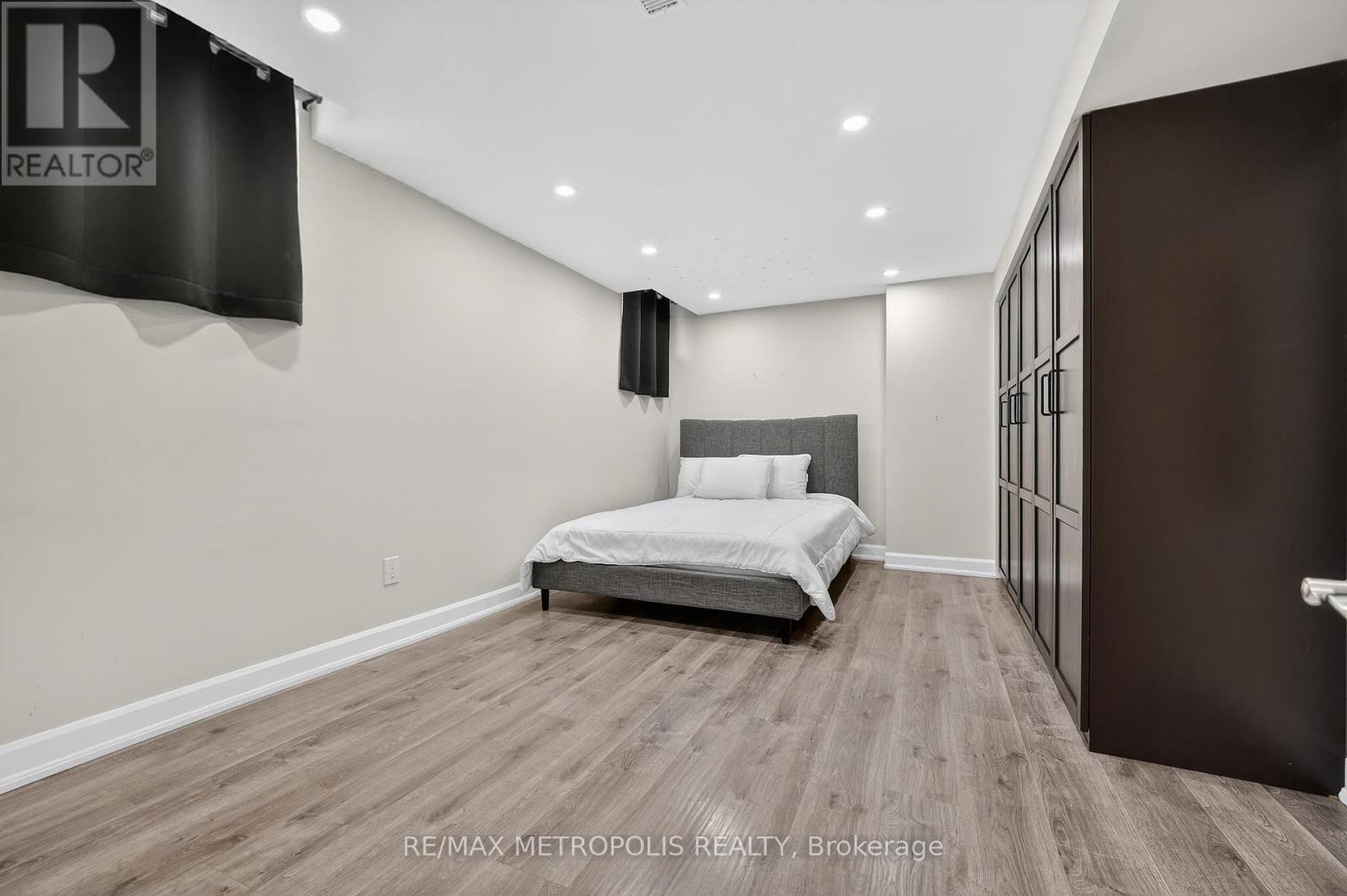 Bsmt - 1325 Ashwood Terrace, Oakville, Ontario  L6M 4A7 - Photo 11 - W12735750