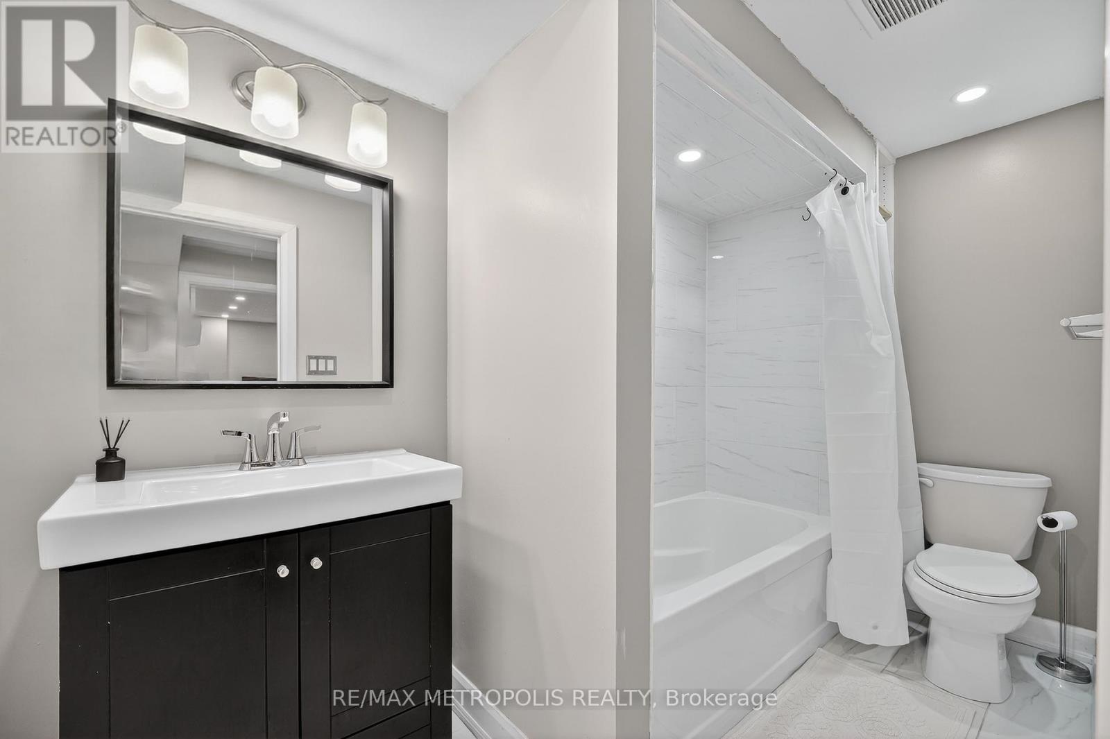 Bsmt - 1325 Ashwood Terrace, Oakville, Ontario  L6M 4A7 - Photo 14 - W12735750