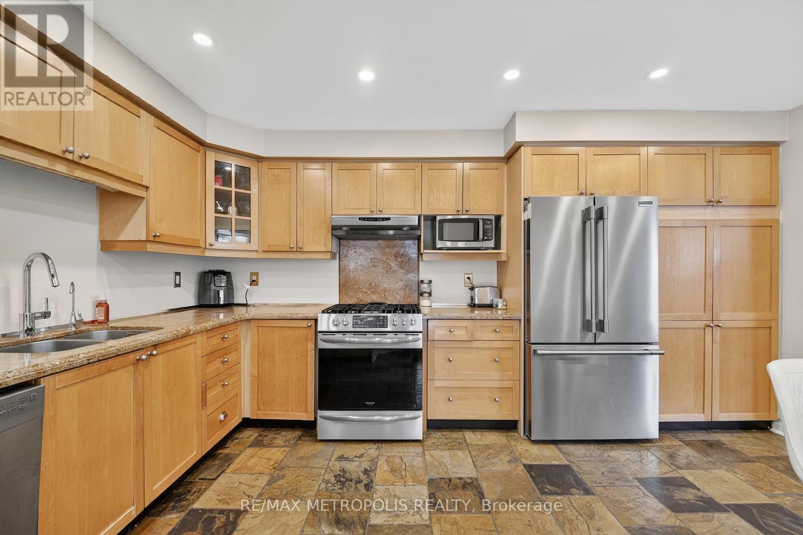 Bsmt - 1325 Ashwood Terrace, Oakville, Ontario  L6M 4A7 - Photo 4 - W12735750