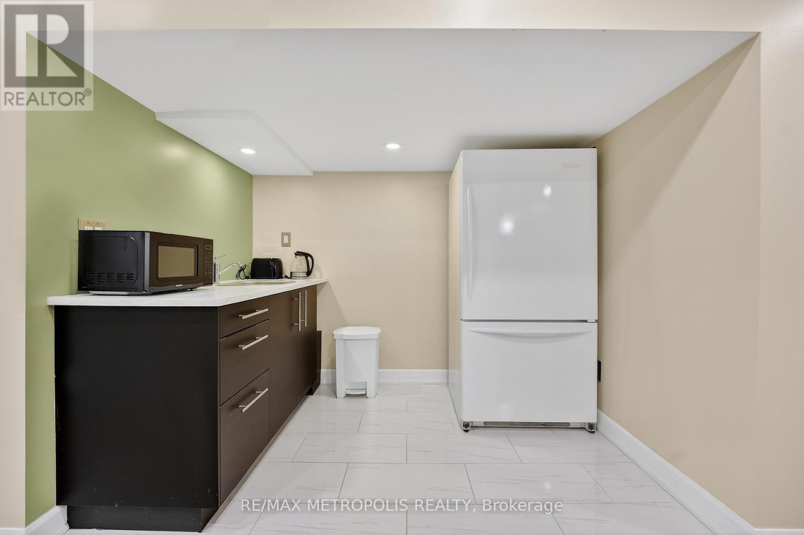 Bsmt - 1325 Ashwood Terrace, Oakville, Ontario  L6M 4A7 - Photo 9 - W12735750