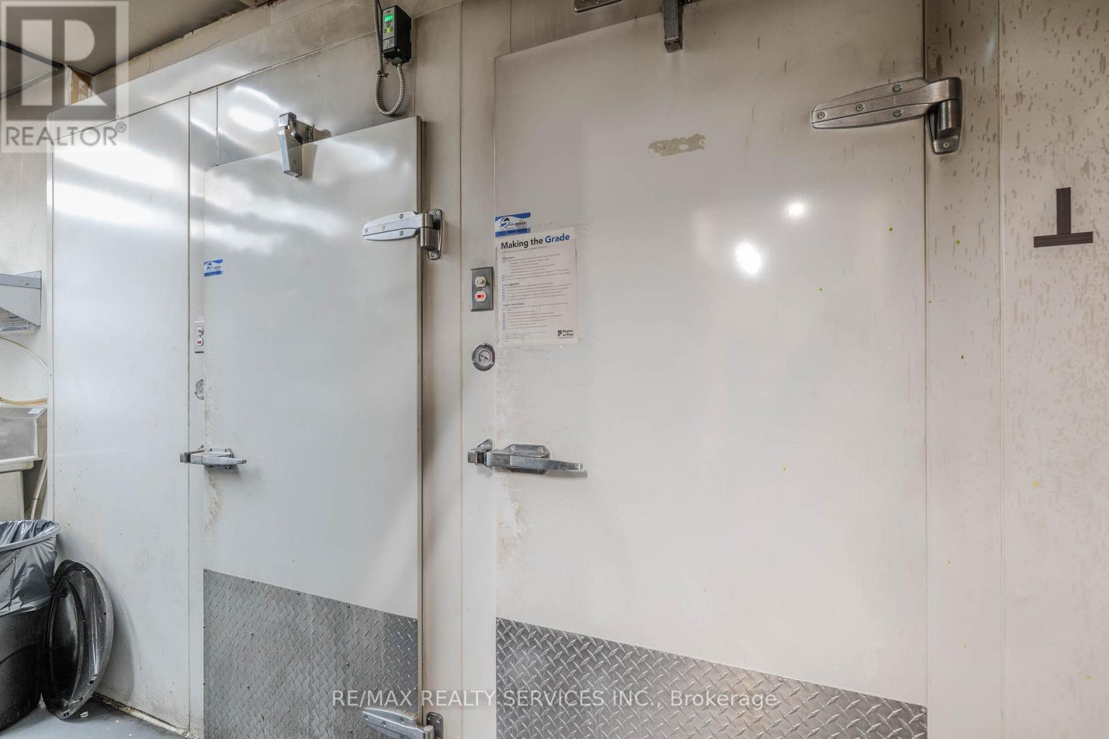 2055 Dundas Street, Mississauga, Ontario  L4X 2W1 - Photo 20 - W12735756