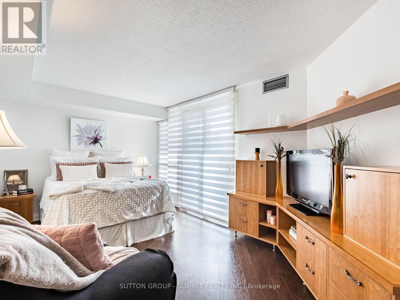 1507 - 55 Kingsbridge Garden Circle, Mississauga, Ontario  L5R 1Y1 - Photo 17 - W12735784