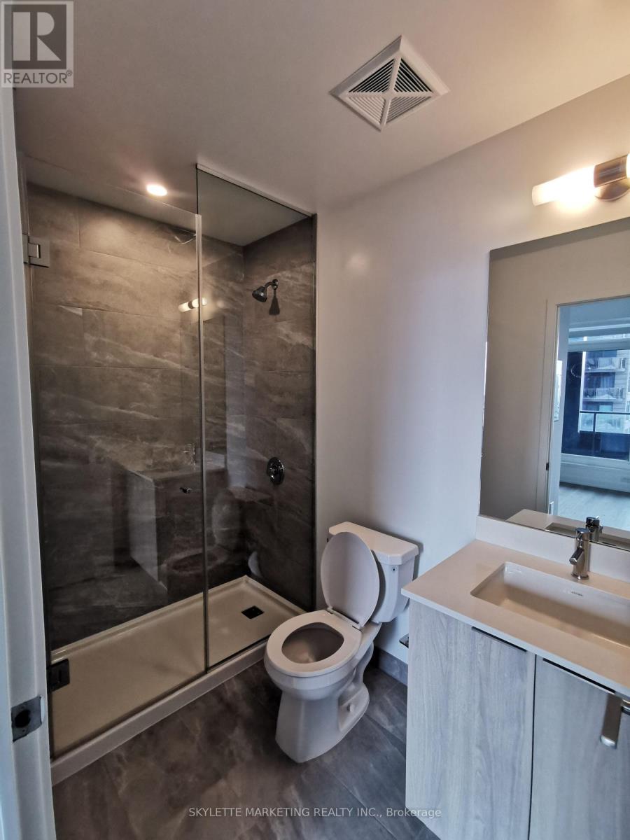 2204 - 395 Square One Drive, Mississauga, Ontario  L5B 0P6 - Photo 4 - W12735876