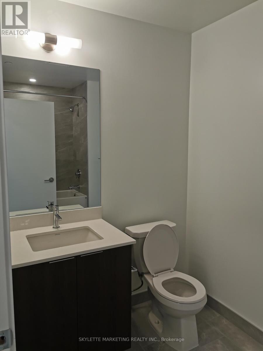 2204 - 395 Square One Drive, Mississauga, Ontario  L5B 0P6 - Photo 7 - W12735876