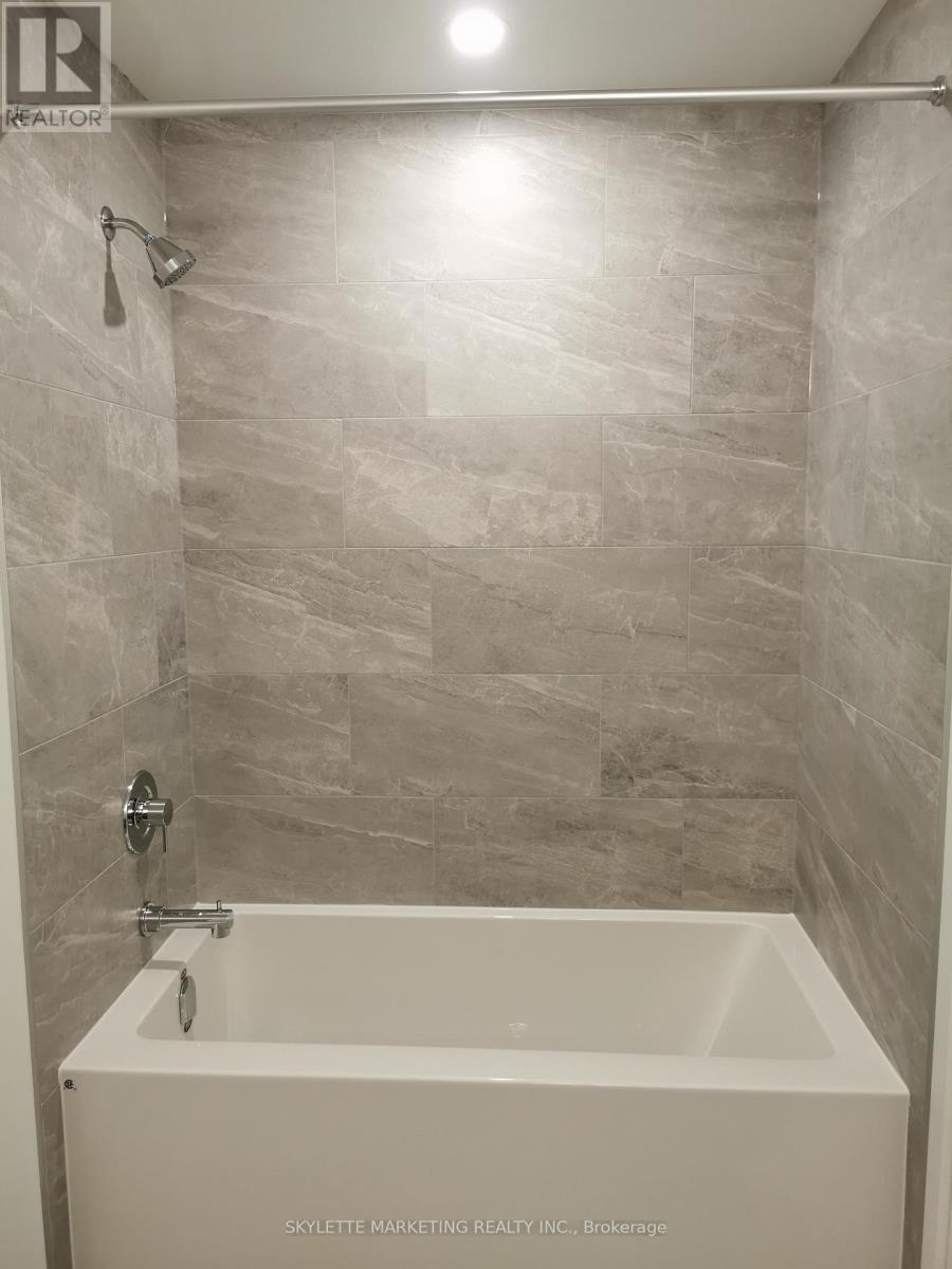 2204 - 395 Square One Drive, Mississauga, Ontario  L5B 0P6 - Photo 8 - W12735876