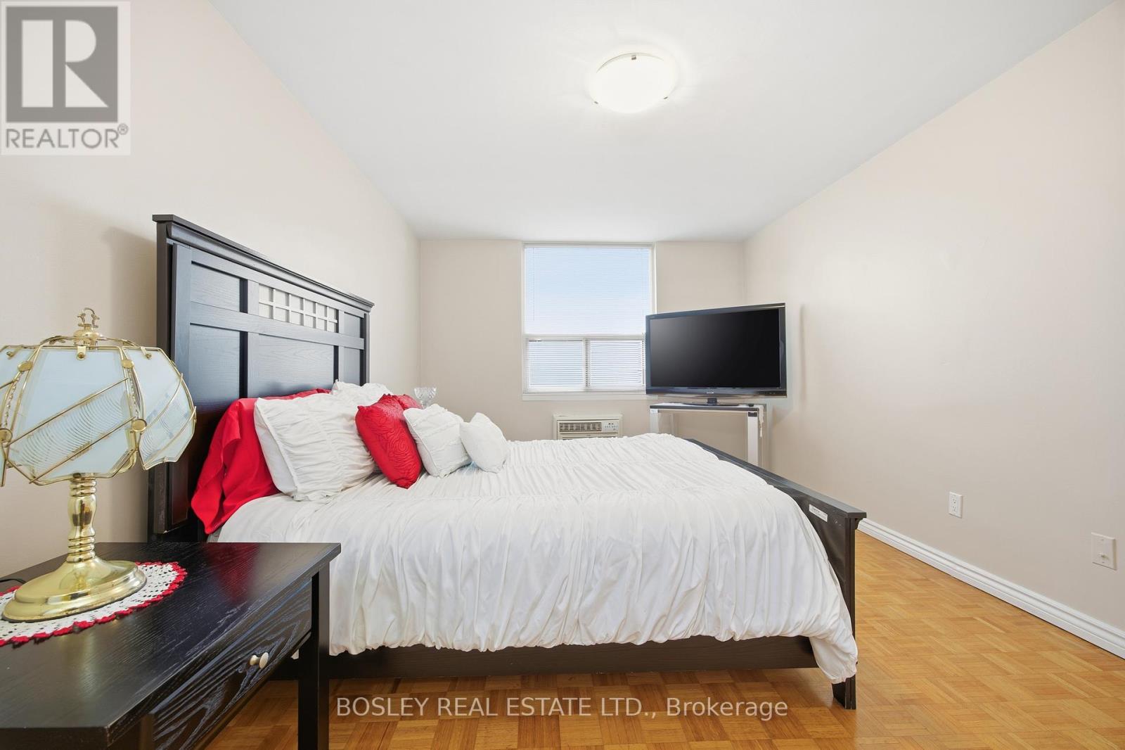 1008 - 511 The West Mall, Toronto, Ontario  M9C 1G5 - Photo 24 - W12735890