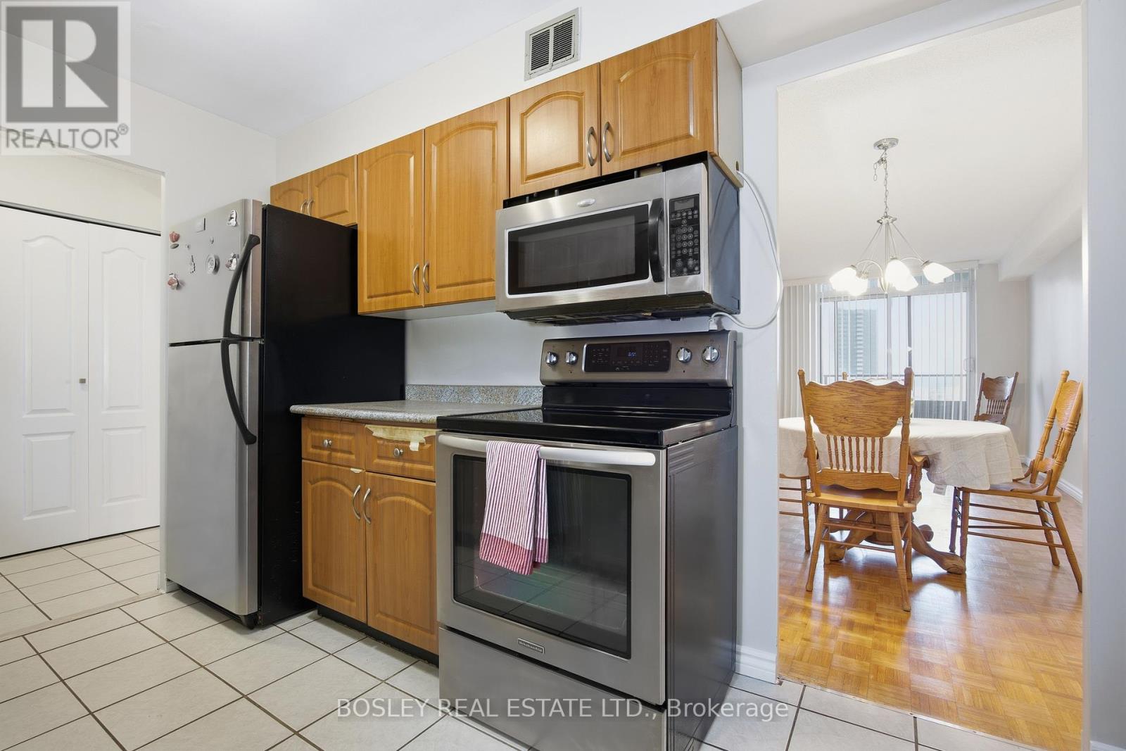 1008 - 511 The West Mall, Toronto, Ontario  M9C 1G5 - Photo 9 - W12735890