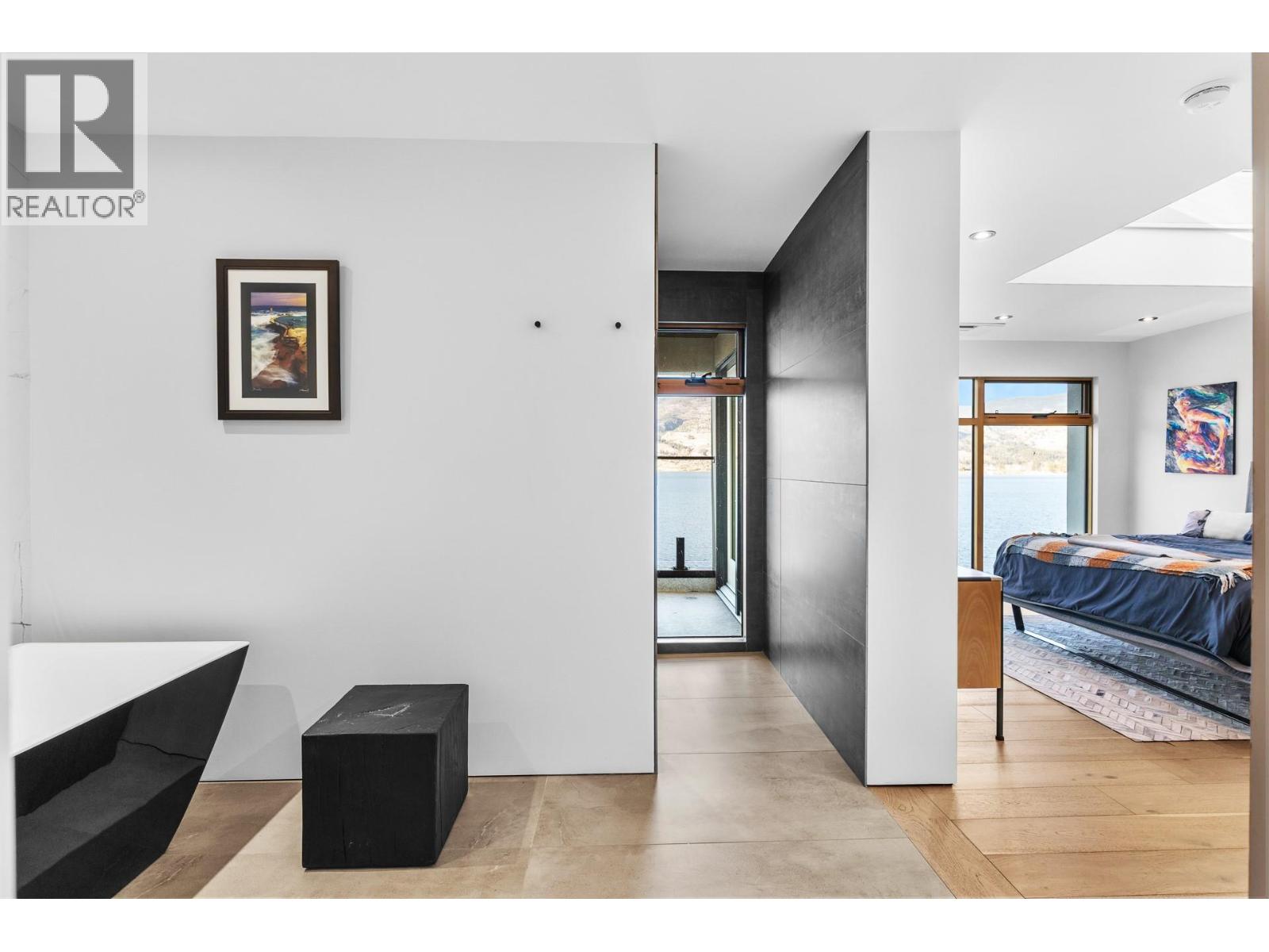 4043 Lakeside Road, Penticton, British Columbia  V2A 8W3 - Photo 37 - 10372066