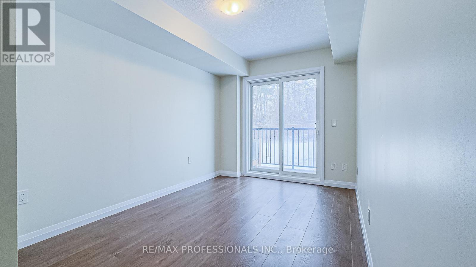 C21 - 370 Fisher Mills Road, Cambridge, Ontario  N3C 0G8 - Photo 3 - X12735816